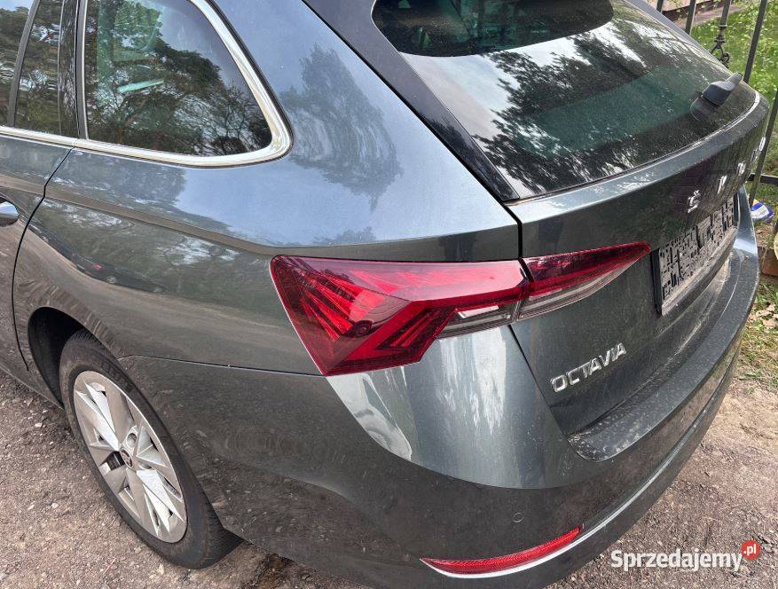 SKODA OCTAVIA 4 IV KOMBI CWIARTKA BŁOTNIK TYŁ Warszawa