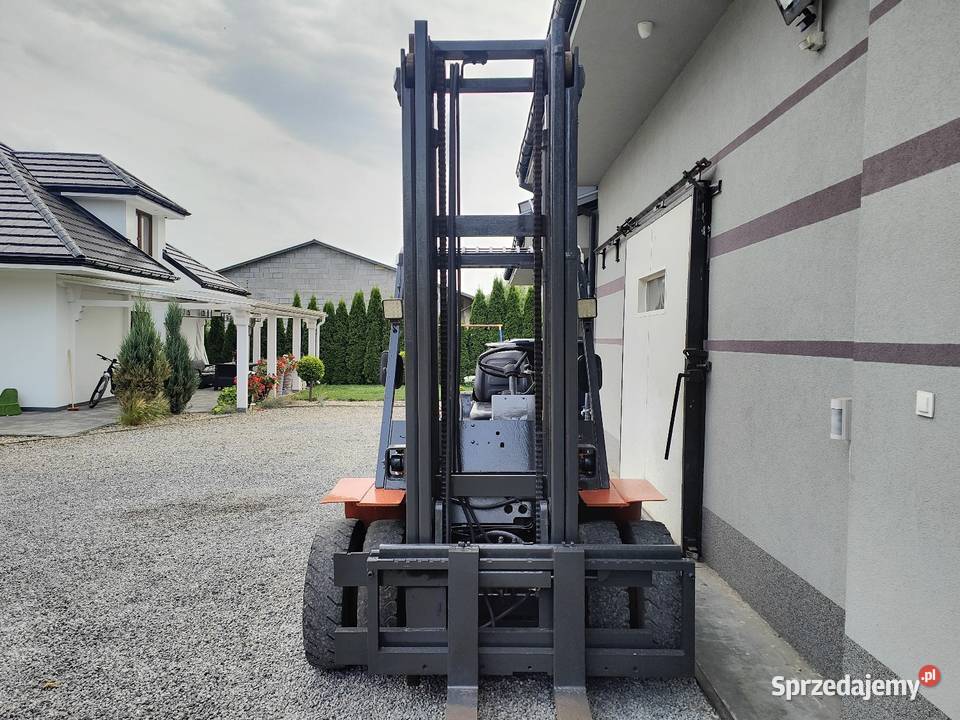 Wózek widłowy Nissan FD35 35T Diesel Terenowy Wózki widłowe Sandomierz sprzedam