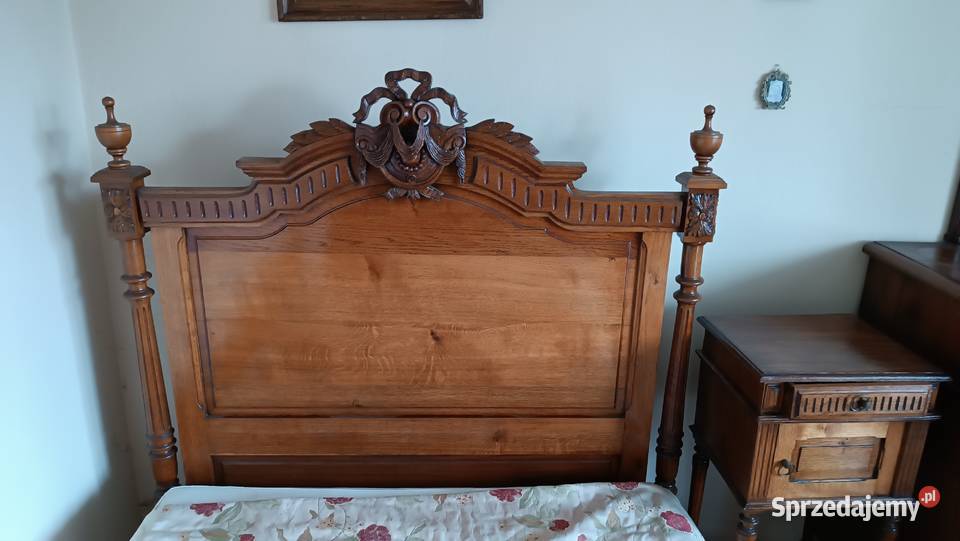 Dębowe łóżko renowacji Łazy