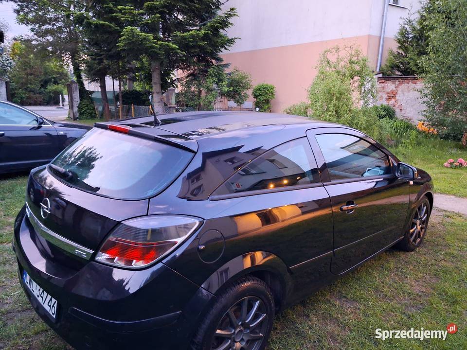 Opel Astra GTC hatchback 2005