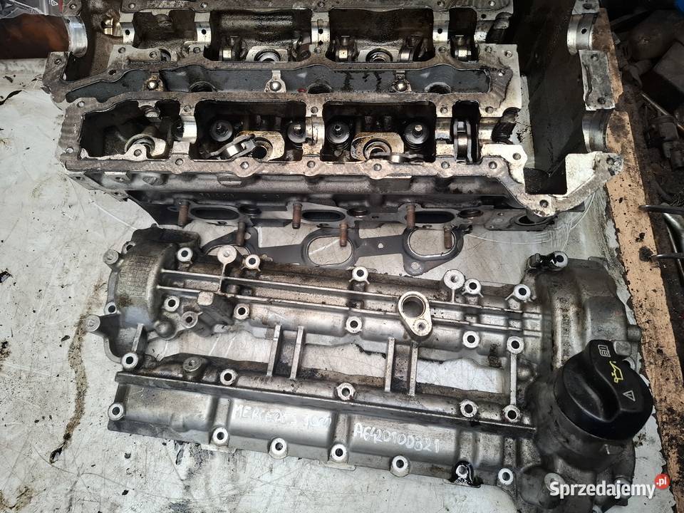 MERCEDES 30 CDI głowica pokrywa A6420101721 Kielce