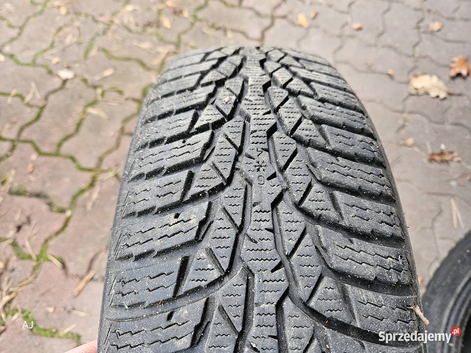 Nokian opony zimowe 16560 R15 komplet używane