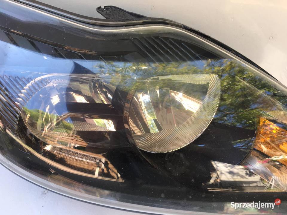 FORD FOCUS 2 LIFT PRAWA LAMPA PRZÓD CZARNA