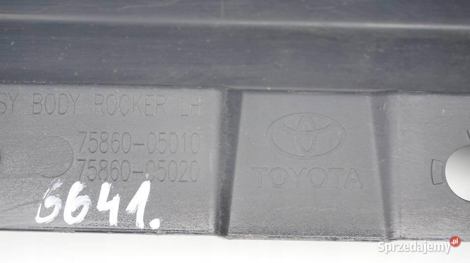 LISTWA PROGOWA LEWA PRÓG TOYOTA AVENSIS T27 Części Nowy Tomyśl