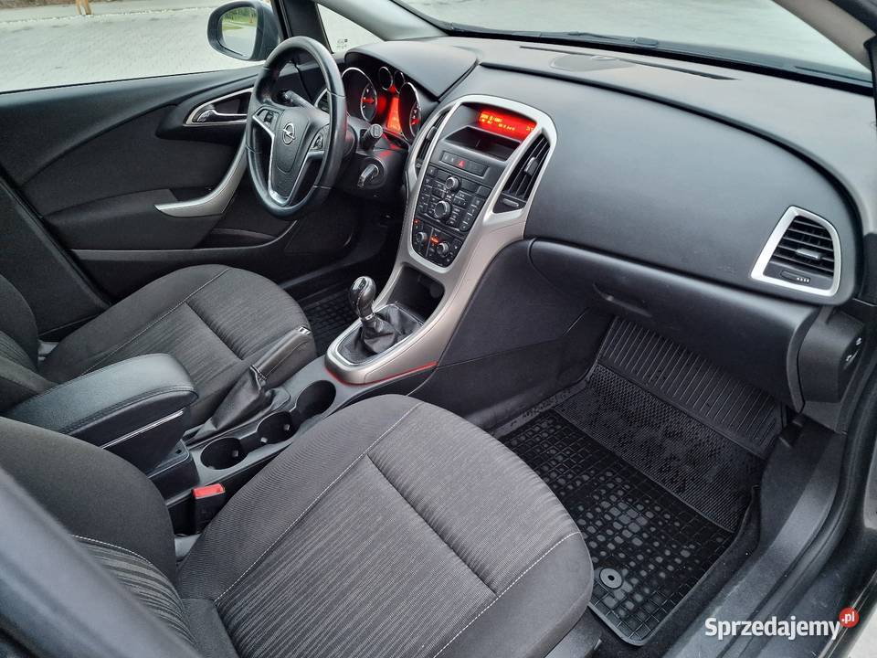 Opel Astra J Hatchback 14 Benz Niski Przebieg elektryczne lusterka Ryglice