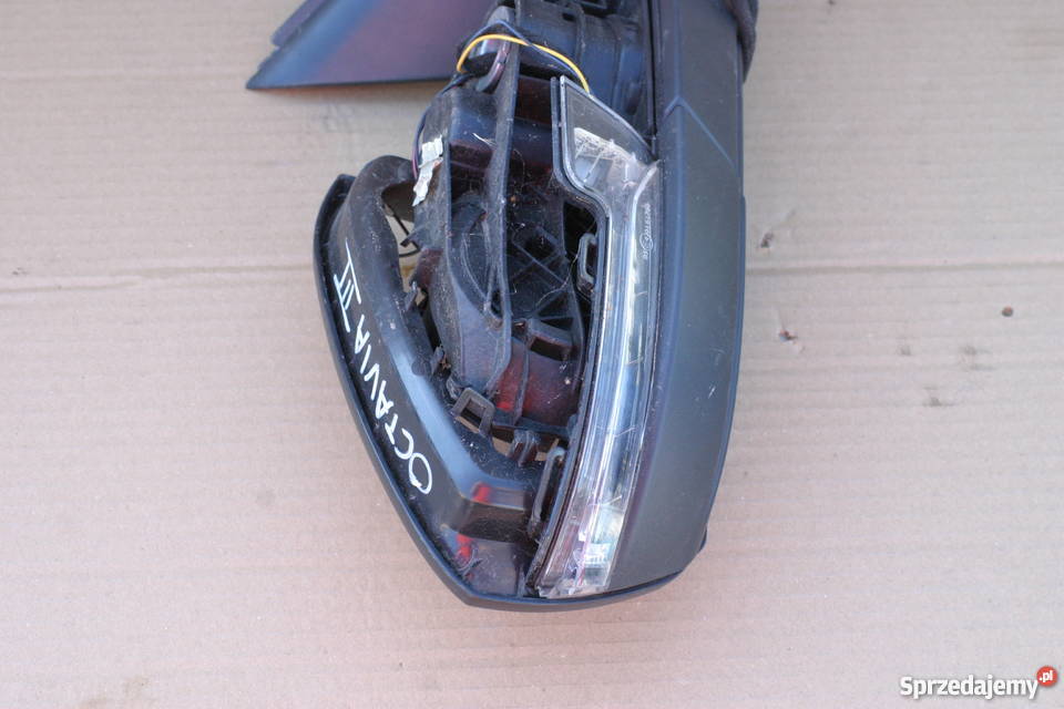 SKODA OCTAVIA 3 III 1316 LUSTERKO ZEWNĘTRZNE osobowe