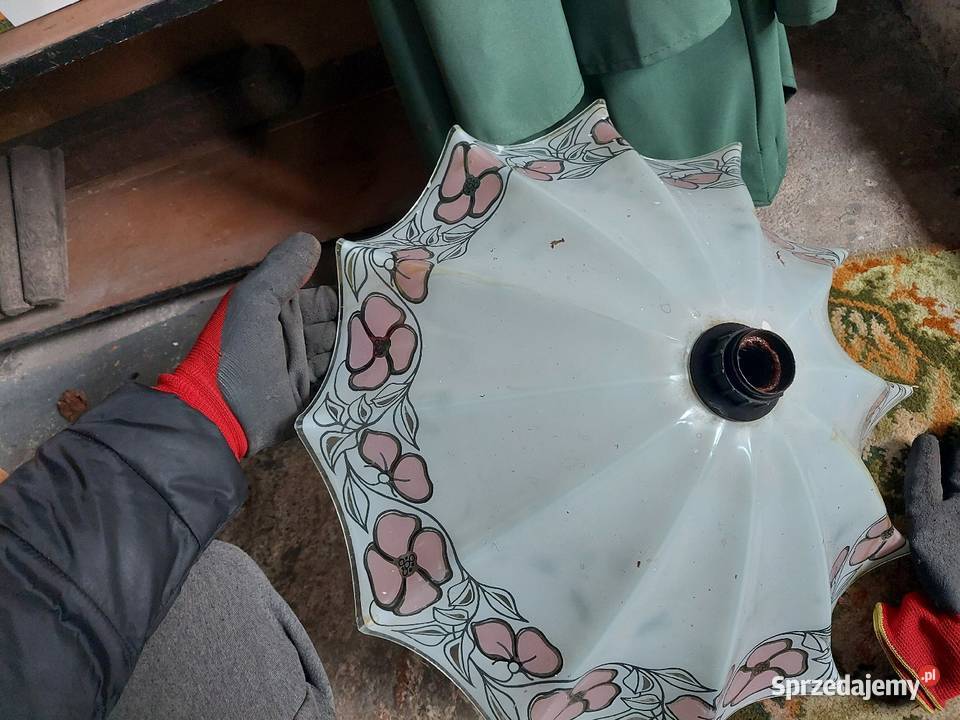 Żyrandol PRL kwiaty kwiatki różowe dolnośląskie Jelenia Góra