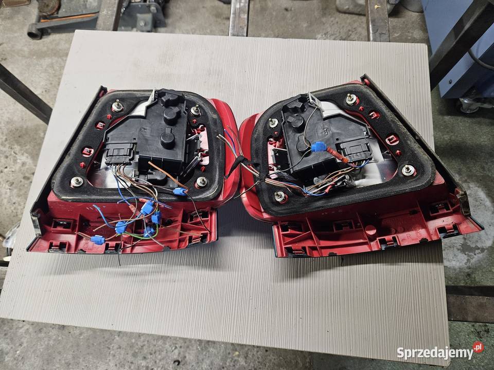 Audi a4 b5 lampy tył sedan osobowe Stubno