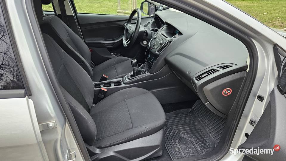 Ford Focus 2016r 16 benzyna 125 salonowy Wrocław sprzedam