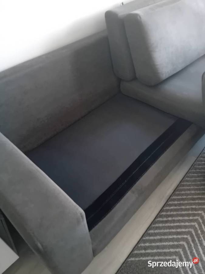 Sprzedam tanio nierozkładaną sofę o szer 220