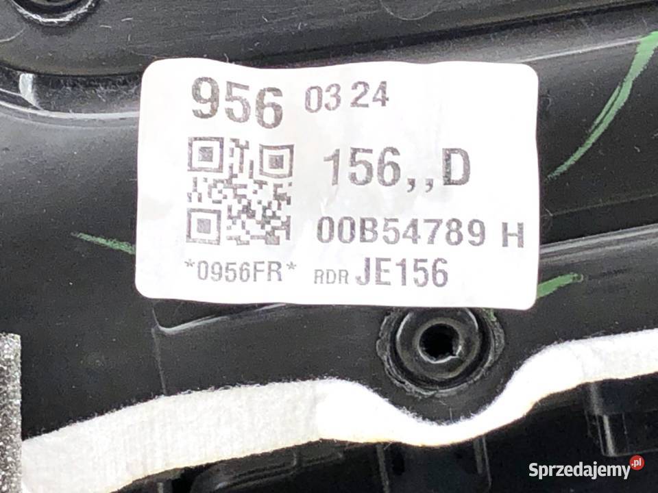 BOCZEK DRZWI PRAWY PRZÓD SUZUKI SCROSS Crossover