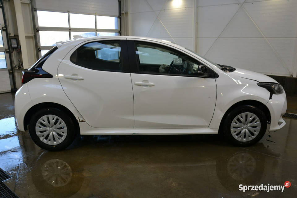 Toyota Yaris 15 benzyna 125 bez przebiegu MODEL