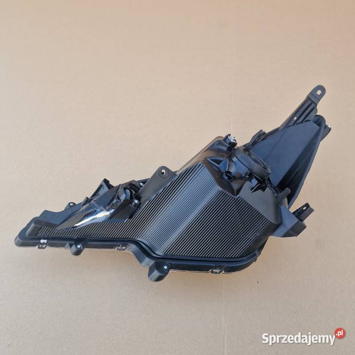 MITSUBISHI SPACE STAR 19 REFLEKTOR LAMPA PRAWA Bieleń sprzedam