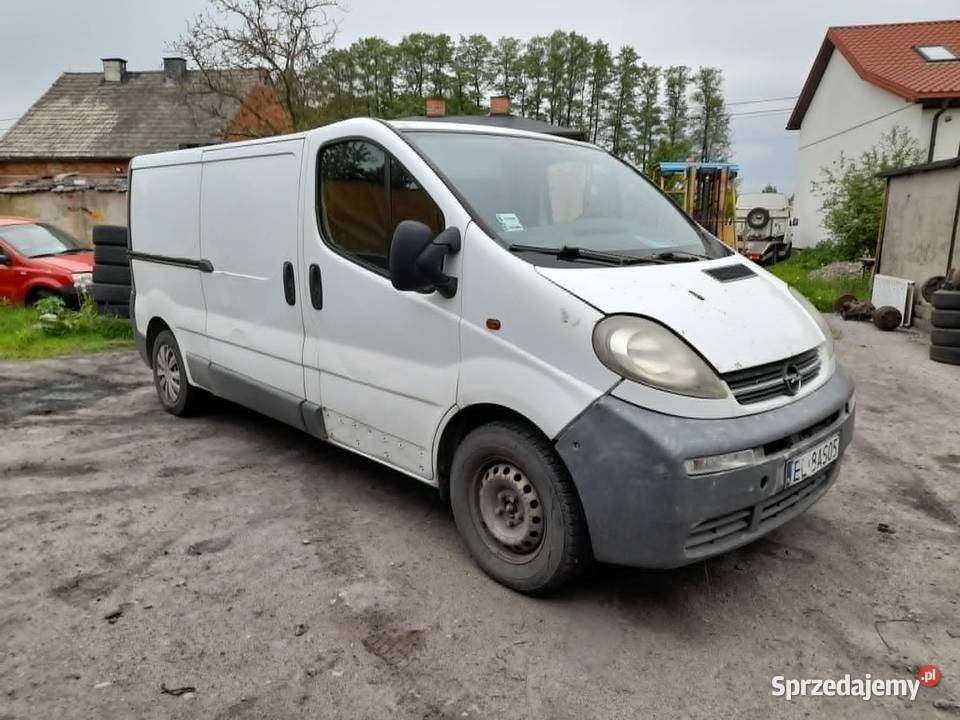 Opel Vivaro2002 r19 DTIUszkodzony SilniCałość