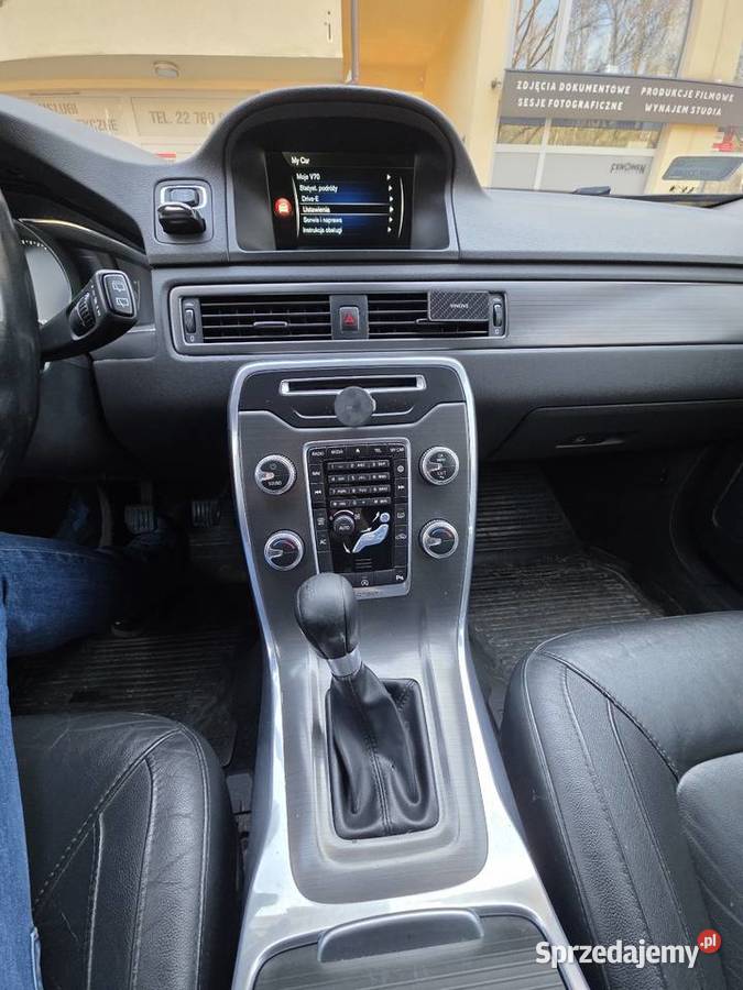 Volvo V70 2014r D3 5 cylindrów 136 19843 czarny 363700km Warszawa