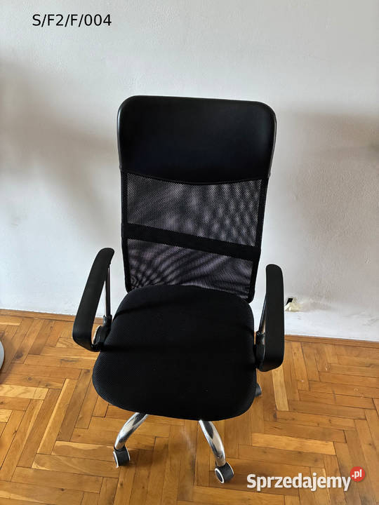 Czarne krzesło biurowe Kraków