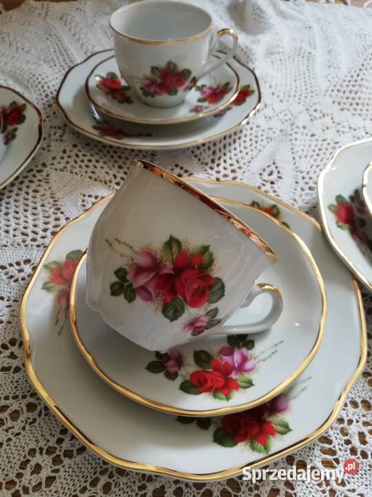Biała porcelana w czerwone róze sygnowana Gorlice sprzedam