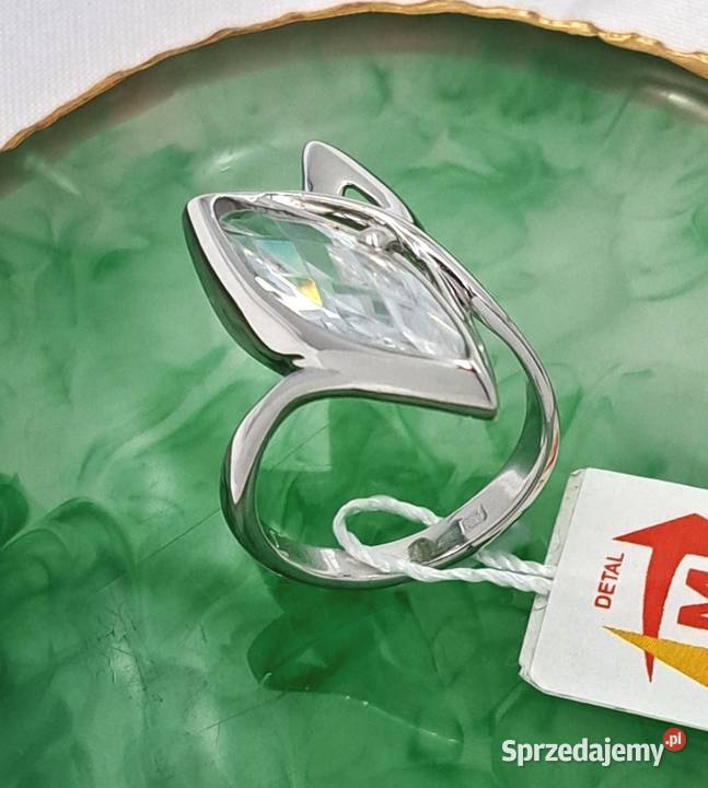 Pierścionek r13 srebrny z dużą cyrkonią MODERN srebrne sprzedam