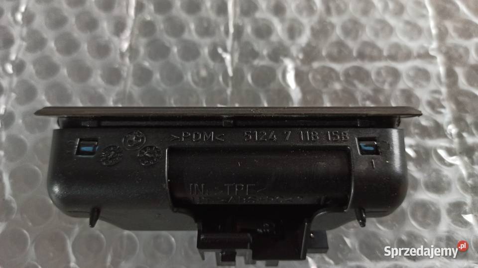 Przycisk tylnej klapy BMW e90 e91 92 e93 e60 e70 Dębica sprzedam