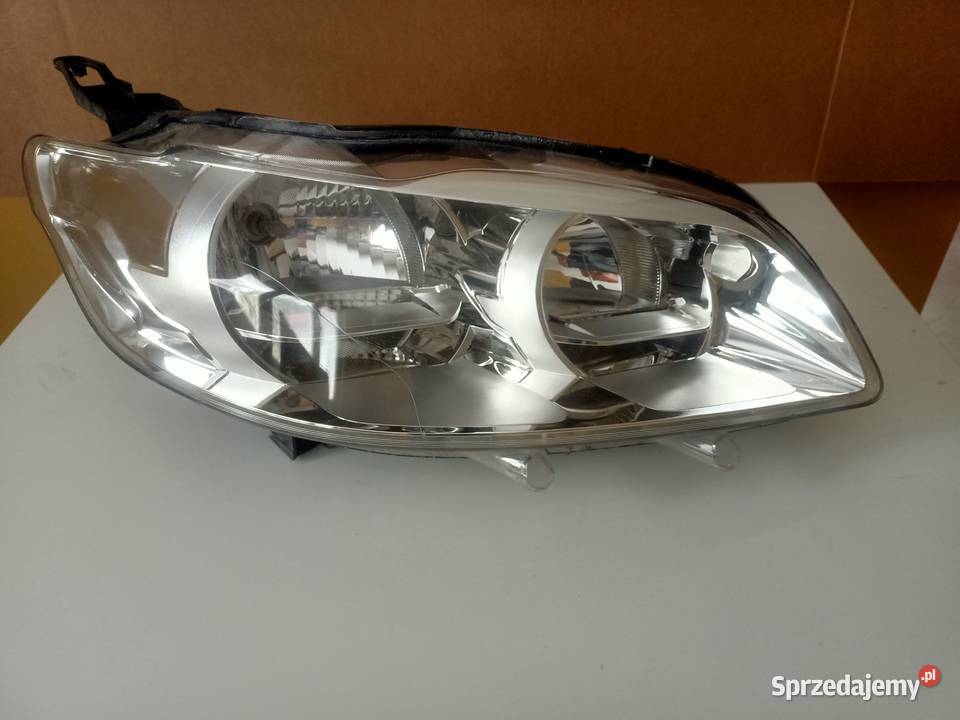 Peugeot 301 Reflektor lampa prawy przód