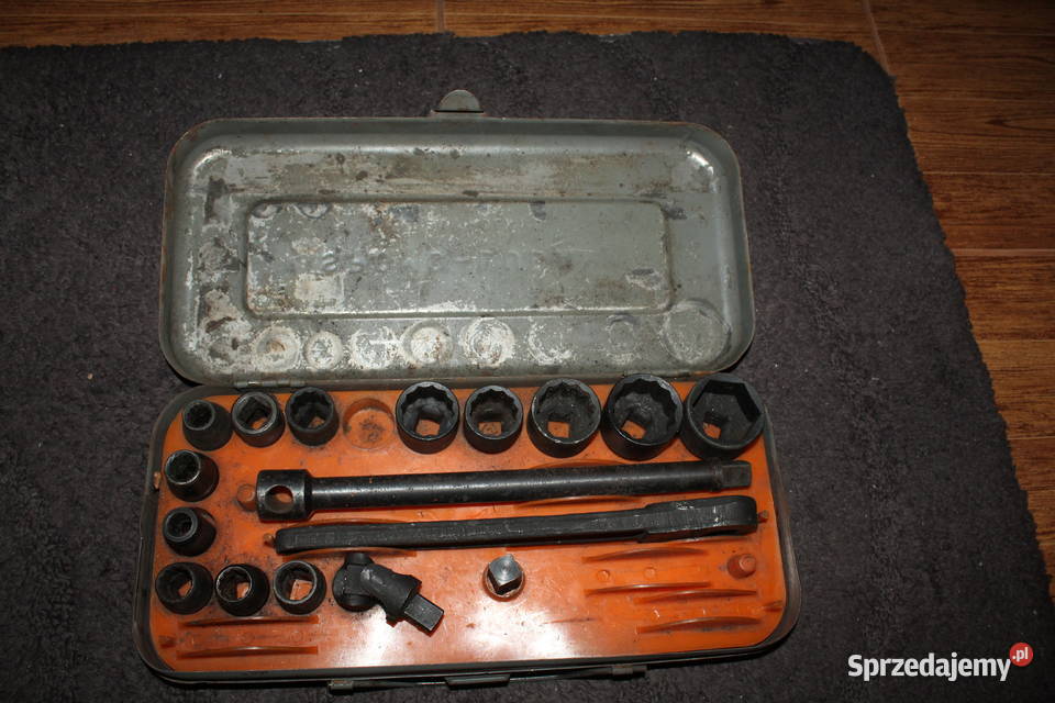 Zestaw kluczy nasadowych SMPO Lubań Made in śląskie Chorzów