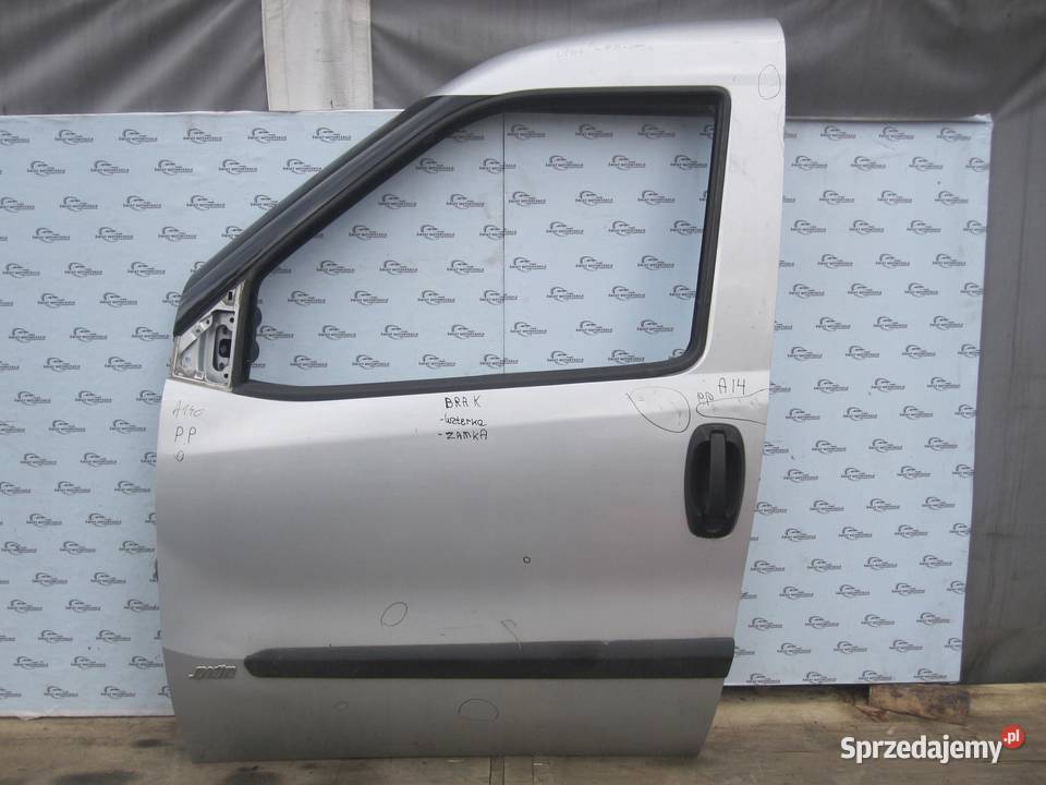 OPEL COMBO D 16r drzwi lewe przód osobowe