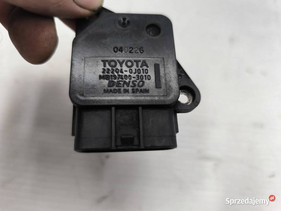 PRZEPŁYWOMIERZ POWIETRZA TOYOTA AVENSIS II T25