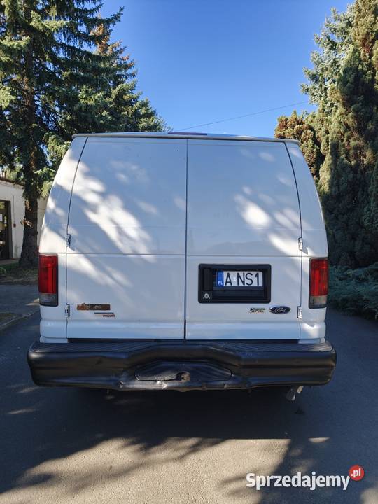 FORD ECONOLINE minivan 2013 5398cm3 Skierniewice