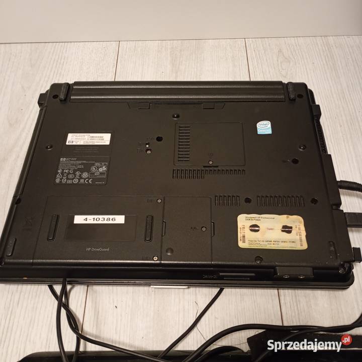 Laptop HP 154cala z akcesoriami