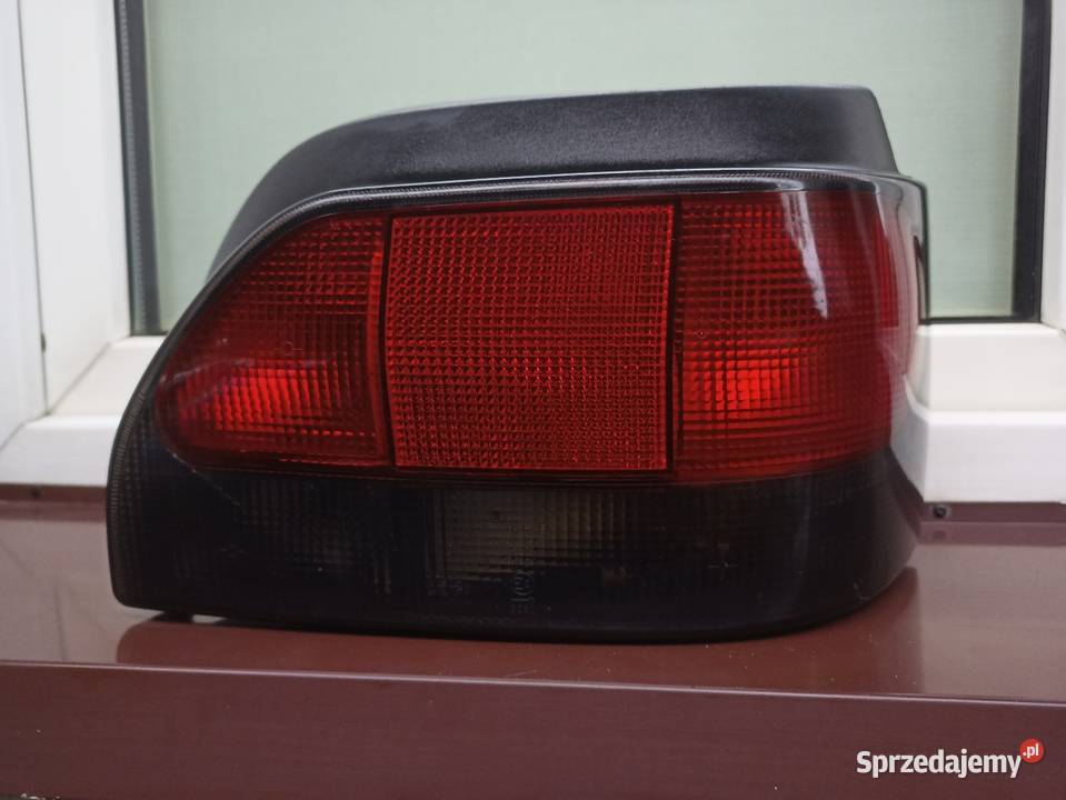 Renault Clio 1 I LIFT FL lampa tył tylna prawa osobowe Sieradz