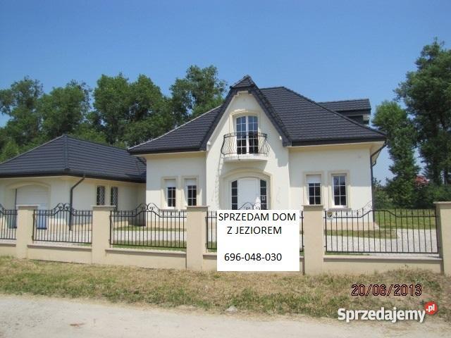 dom wolnostojący o pow160 mkw jeziorem w Nadoli Nadolice Wielkie