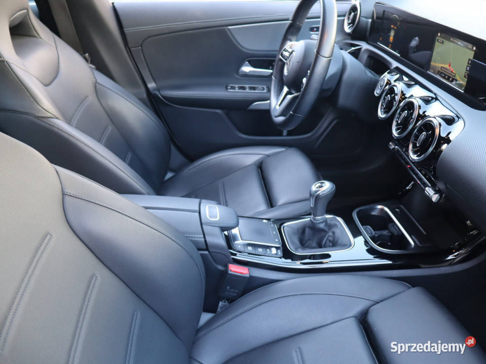 Mercedes CLA 180 1332cm3 śląskie Katowice sprzedam