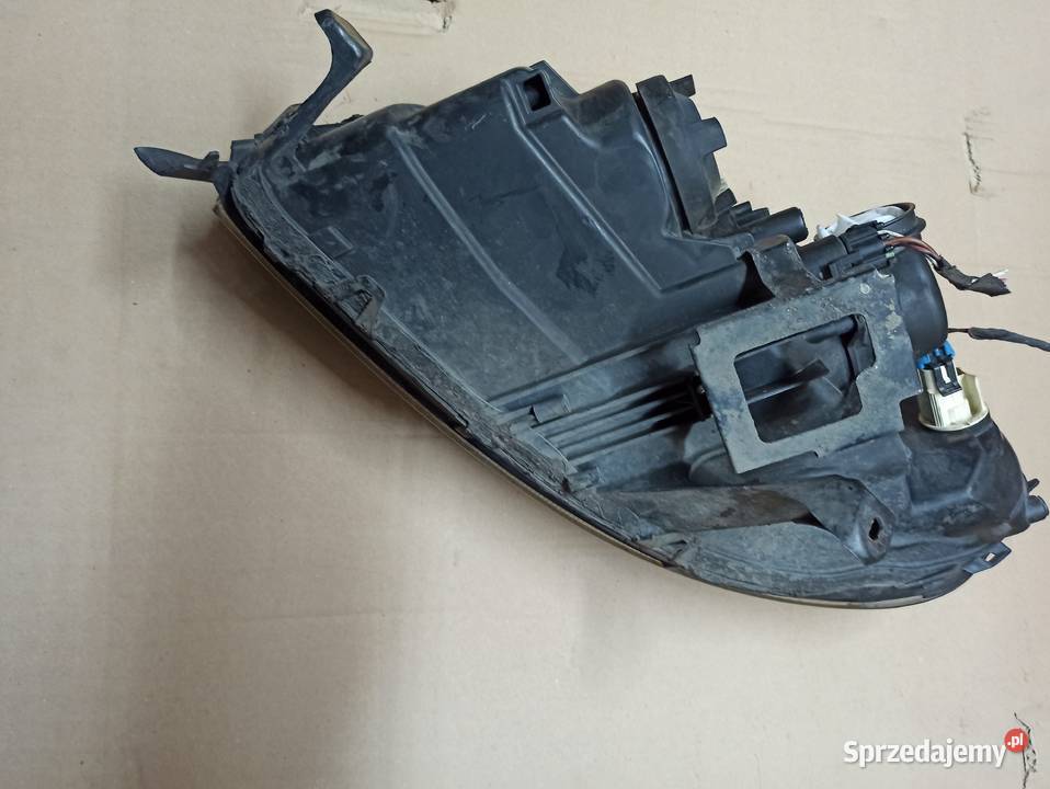 Opel Omega B Lampa przód prawa xenon osobowe dolnośląskie