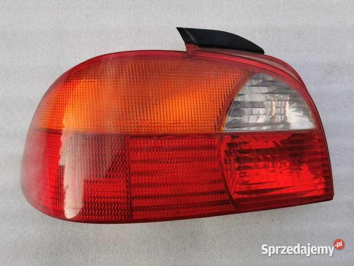Lampa Lewy Tył Tylna Lewa Toyota Avensis T22