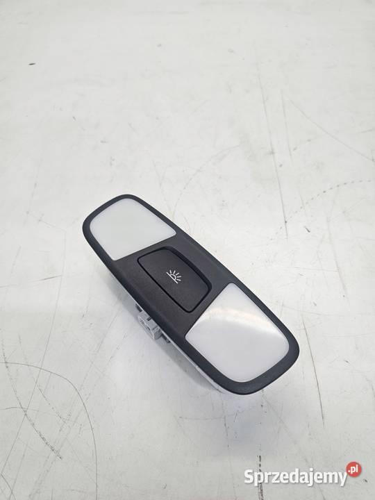LAMPKA PODSUFITKI AUDI Q3 8U 8U0947111 6 Oświetlenie kabiny śląskie