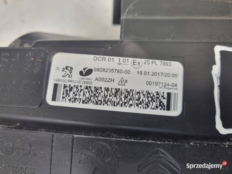 LAMPA PRAWA Peugeot Expert III PRZEDNIA prawy