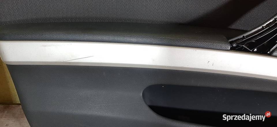 Boczek tapicerka drzwi BMW E90 Lewy przód ANG Drzwi świętokrzyskie sprzedam