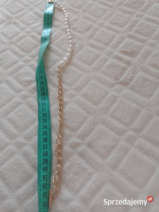 ASOS Bogato zdobiony naszyjnik korale z Londynu