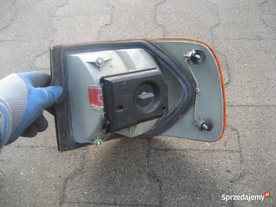 audi 100 c4 sedan 9094r lampa tył lewa hella Rakoniewice