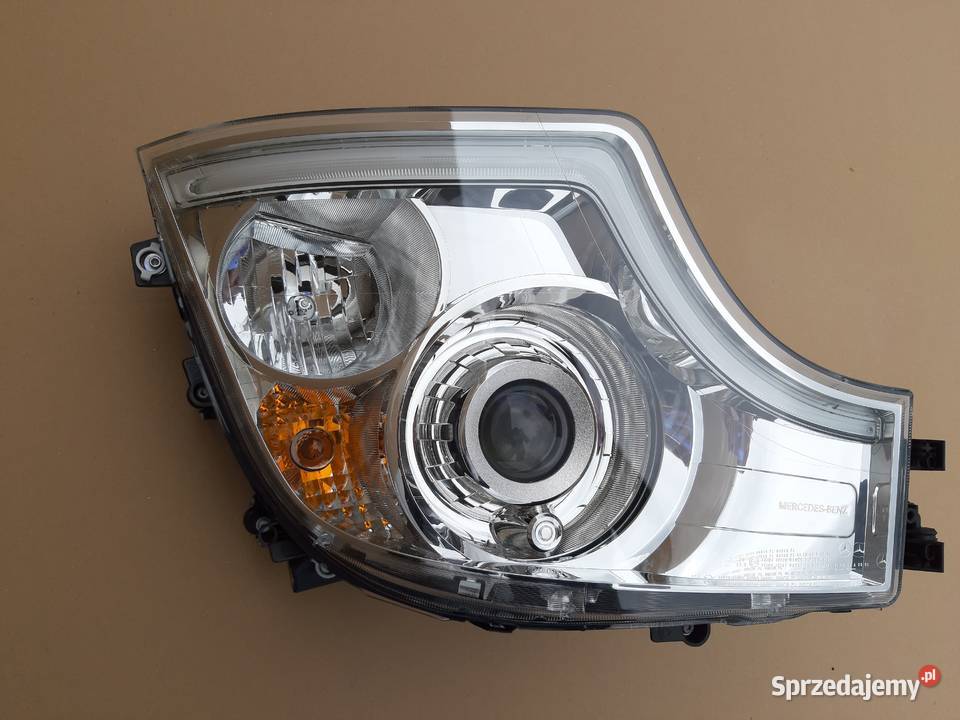 ACTROS MP4 REFLEKTOR PRAWY XENON NOWY ORYGINAŁ Prawe lubuskie Trzciel