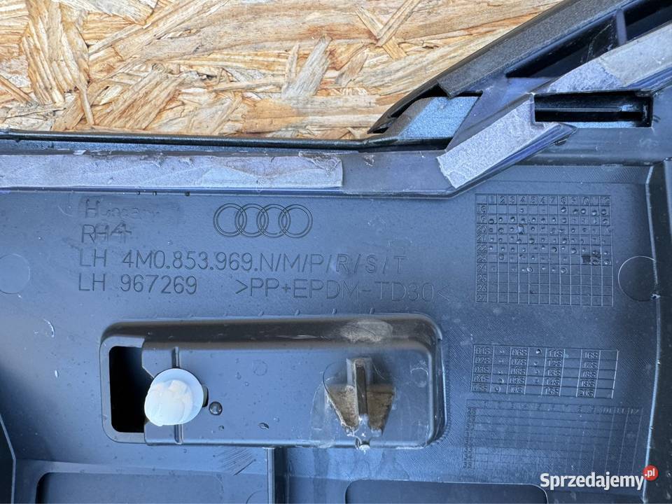 Listwa drzwi tył lewa LH Audi Q7 II 2 4M0 lift Sieraków