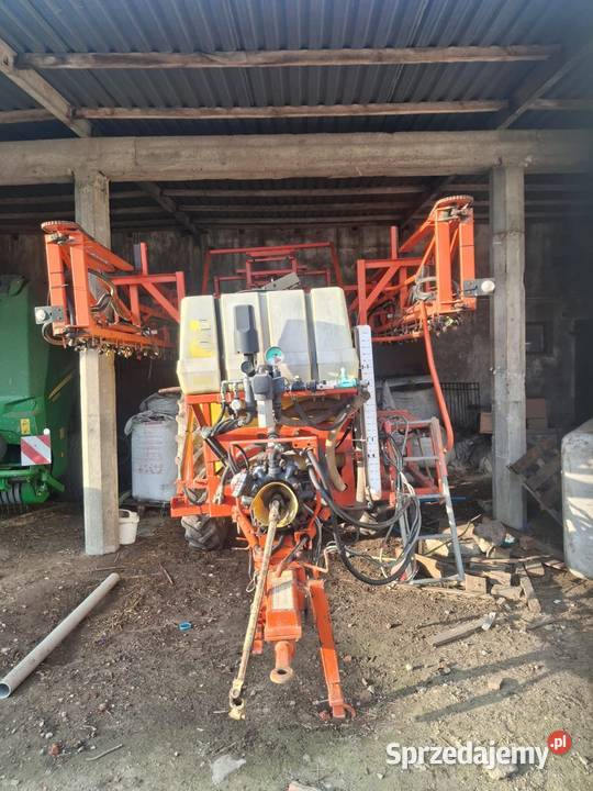 Opryskiwacz Douven 2400l Zaczepiane