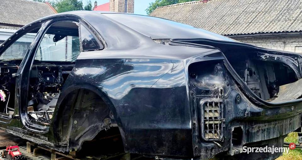 AUDI A8D4 SEDAN BŁOTNIK LEWY TYŁ ĆWIARTKA LAKIER Radom