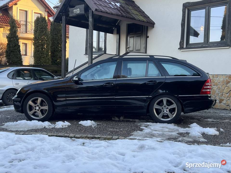 Mercedes w203 30 CDI 7g tronik Hak polift Rok produkcji 2005 Klasa C Rzeszów