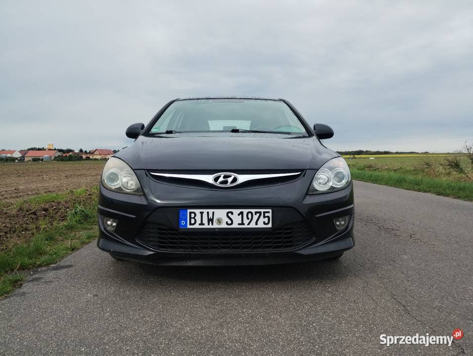 Hyundai i30 14 benzyna 2011 przebieg 168 i30 Świdnica Polska