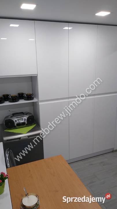 Szafy łóżka meble kuchenne regały stolarz Szafy, regały, półki Tokarnia