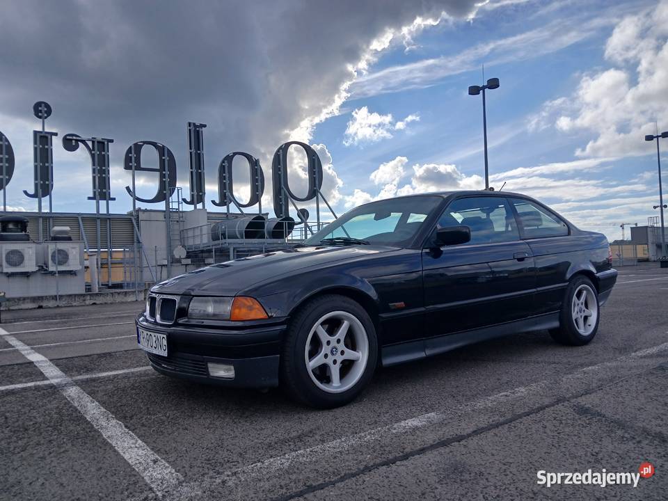 1995 BMW 318is E36 M42 Coupe w kolorze Schwarz 140KM Kraków