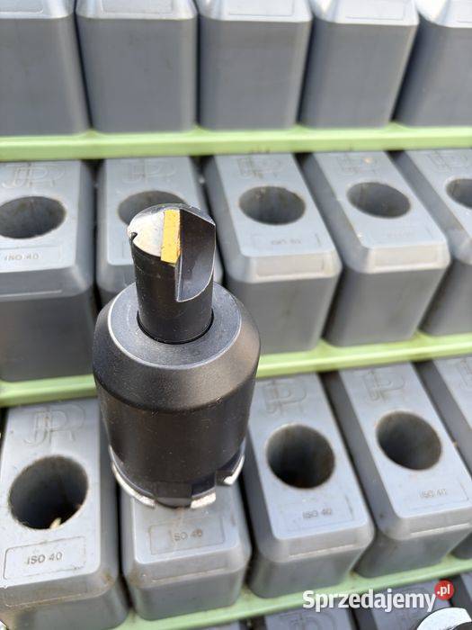 Frez z płytką 28 mm na oprawce SK40 Tuliszków