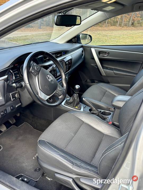 Toyota corolla 16 benzyna Super stan 135000km Radzymin sprzedam