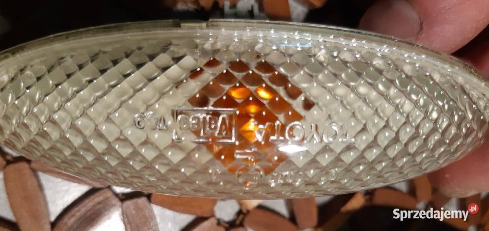 Kierunkowskaz prawy lewy Toyota Yaris 2004